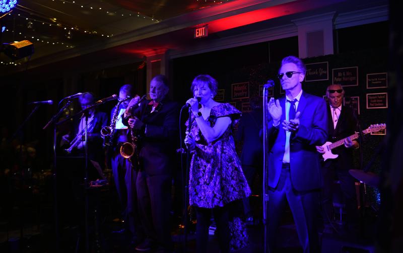 The Funsters play the Ronettes song “Be My Baby.”