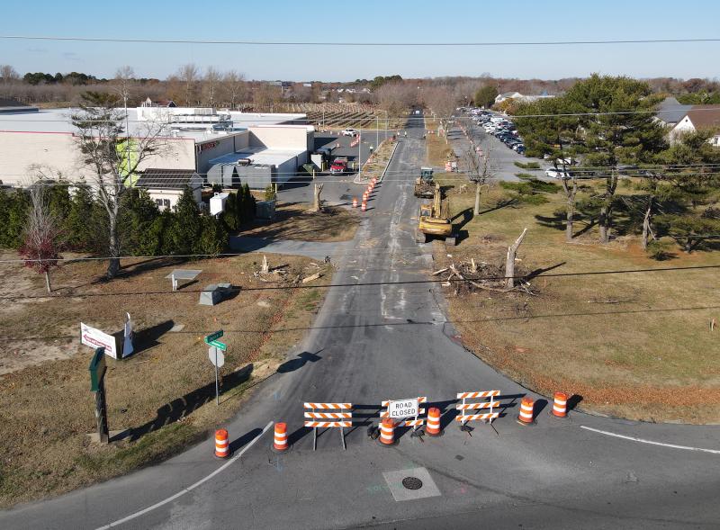 Drivers can no longer access Nassau Commons Boulevard from Route 9. Those who want to shop at Redner’s Fresh Market must use The Vineyards’ other entrance farther west on Route 9. NICK ROTH PHOTO