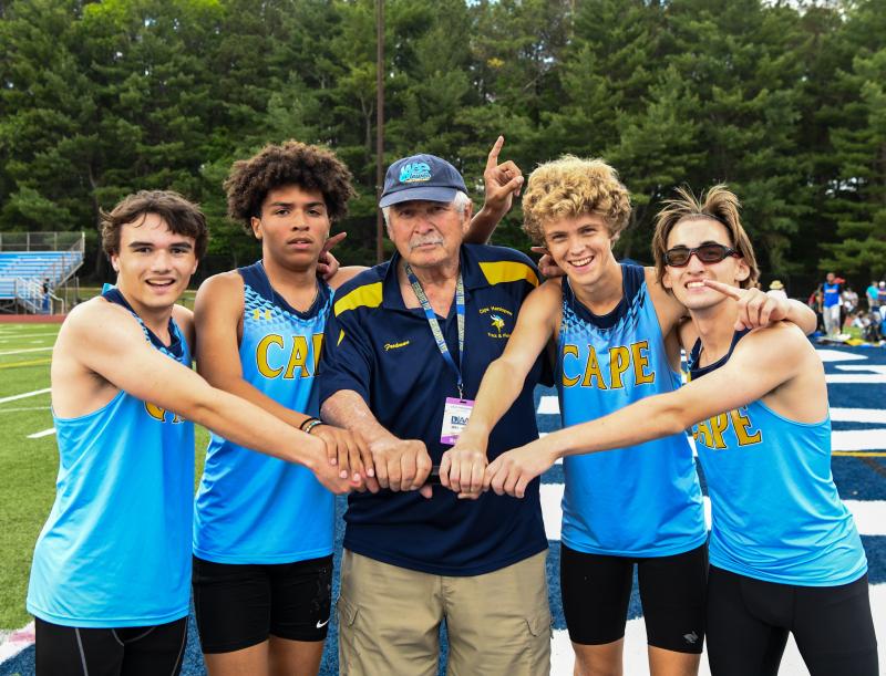 right to left
Cardin Benjamin,Jason Baker,Coach of 82’ team Fredman,Jamar Beasley, Andrew Radka
previous record Darren Purcell,James Johnson, Hank Stack and dsnny Harmon