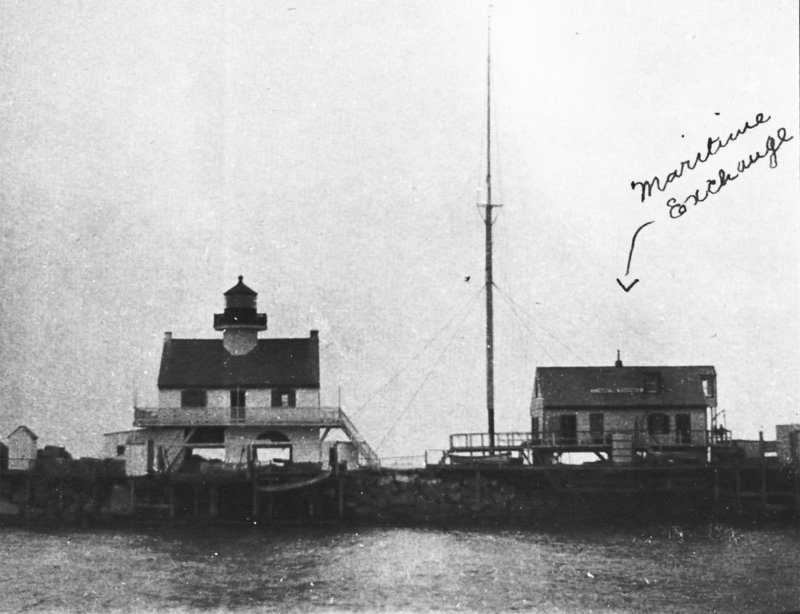 The Strickland Lighthouse, left and Philadelphia Maritime Exchange building as it appeared in 1903. SOURCE: NATIONAL ARCHIVES