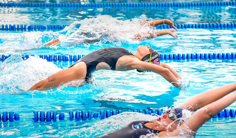 Sussex Family YMCA swimmer Anna Deyak, 12, gets a good start off the blocks in the 13-14 girls’ 50-meter backstroke.