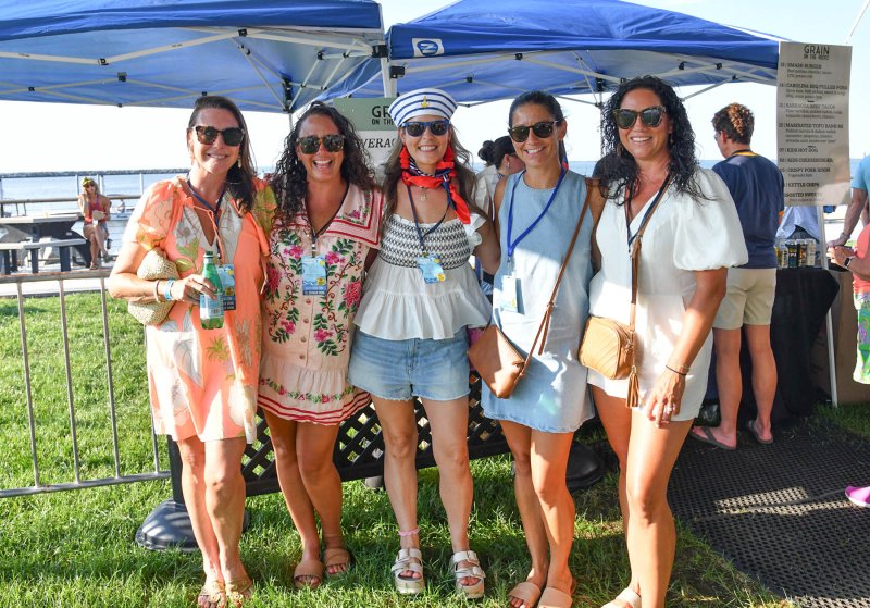 Having a great time are friends (l-r) Geneva Dooley, Bridget Marshall, Clover Belluz, Sarah Mushrush and Christy Bogle.