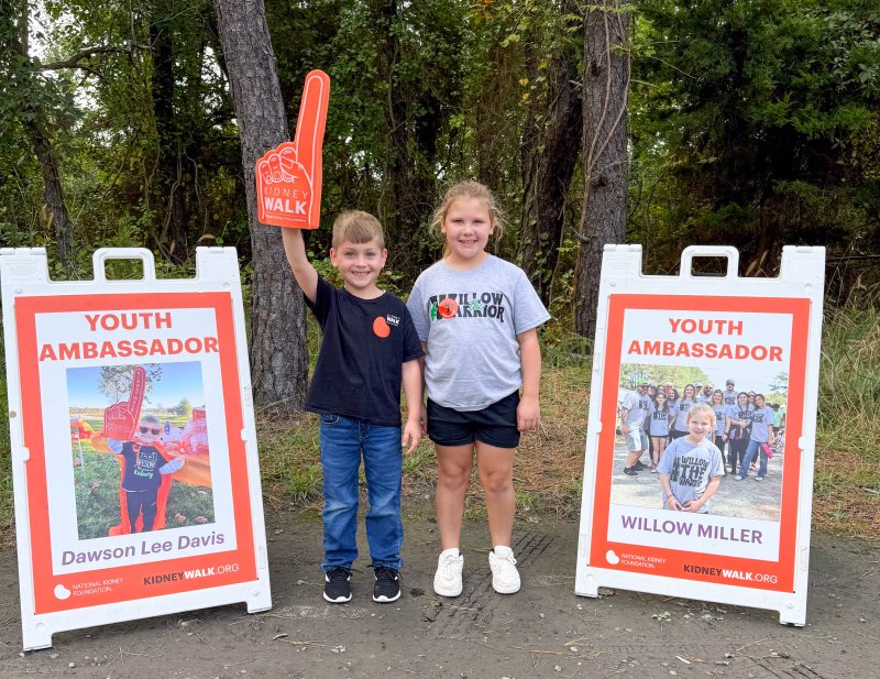 National Kidney Foundation youth ambassadors Dawson Davis, left, and Willow Miller are ready for the walk to begin.