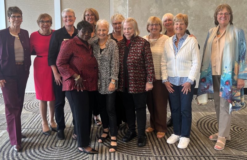 Fund for Women Sussex County Development Committee members gather for a photo at the Women’s Forum. Shown are in back (l-r) Marge Worrell, Sarah Gilmour, Kelly Sheridan, Susan Milliard, Cheryl Mitchell, Ginny Smith and Susan Rivers. In front are Jvonne Oliver, Deb Quinton, Vickie Burrier, Marty Tarr and Joan Milliard.