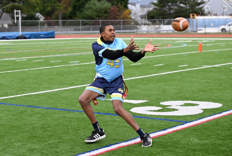 Zane Richardson snags a pass for a touchdown.