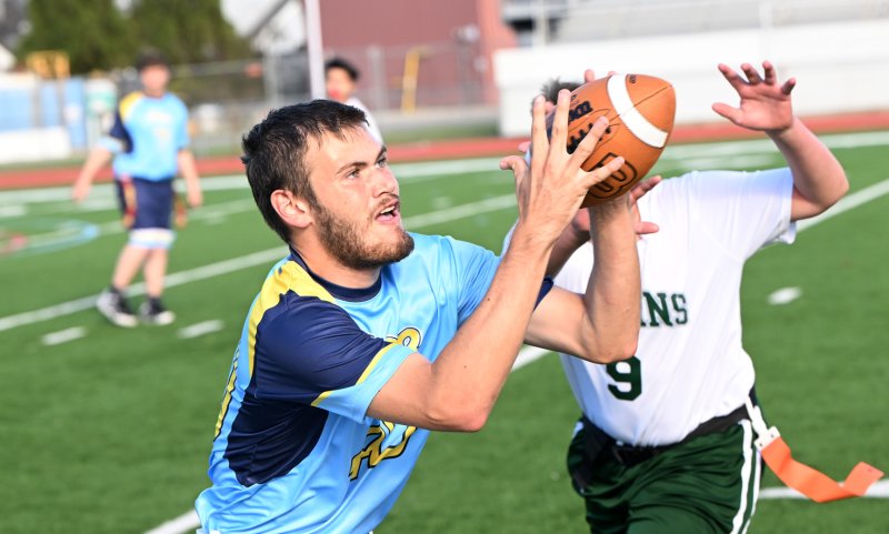 Cape’s Jaxon Benton snags a pass for the Vikings.