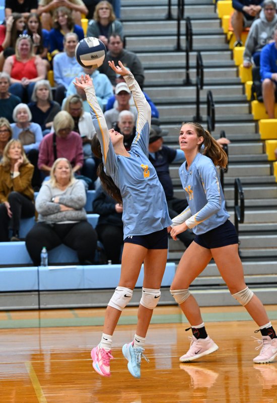 Cape senior setter Kaylee Sockriter puts up an assist to Amalia Fruchtman.