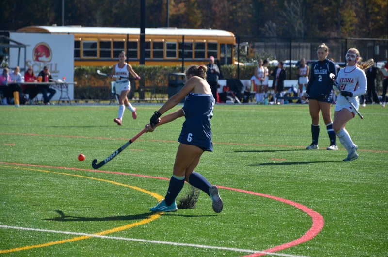 Seahawks junior Liz Layton takes a shot on a corner.