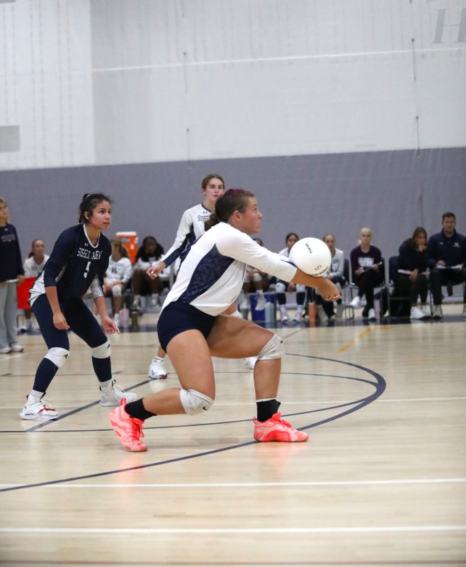 Seahawks junior Grayce Glover receives a serve.