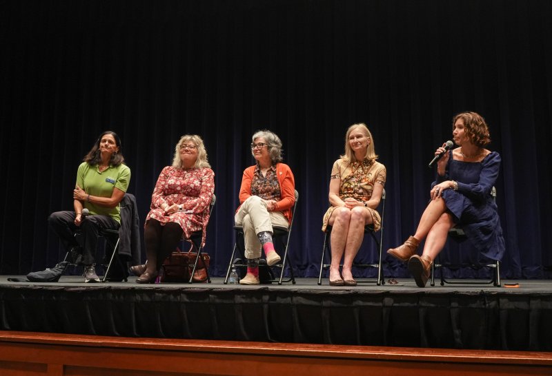 Several Parkinson’s caretaking and research experts speak and answer questions during one of the discussion panels at the expo. Pictured are (l-r) Donna Temple of Aquacare Physical Therapy, Carolyn Trasko of Integrated Mental Health, Michelle Poynton-Marsh of Poynton-Marsh Speech Therapy, co-founder and CEO Debi Brooks of the Michael J. Fox Foundation for Parkinson’s Research, and Erin Scharp of PAM Health.