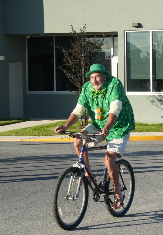 Bee Linzey nears the end of the rally.