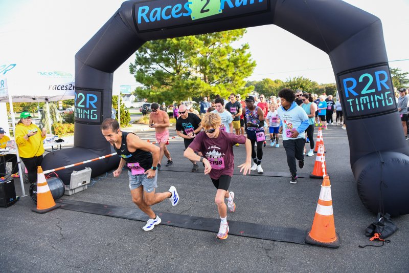 Matt Sparacino and Devin Silva are the first guys out and first two back to the finish. DAVE FREDERICK PHOTOS