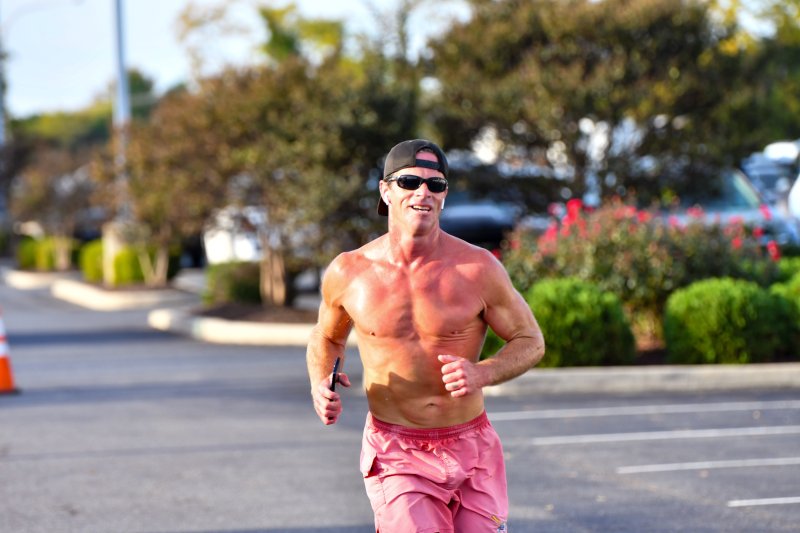 TR Marshall records a time of 22:53.