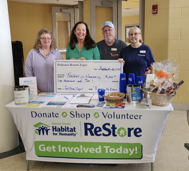 Delaware Resorts Expos donates to Sussex Habitat