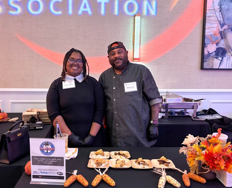 Riana Willis, left, and Brian Lee represent Palm Beach Bar and Grill, the winner of the DRA’s inaugural People’s Choice Award.