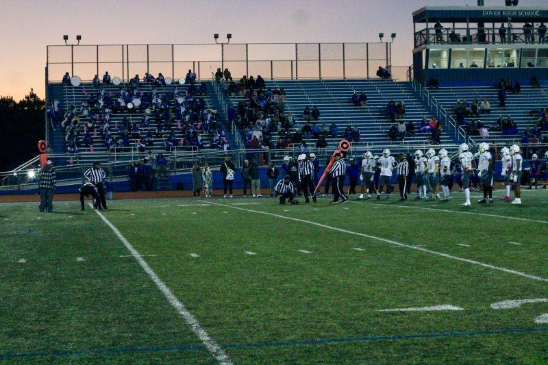 A chain gang measures Dover just short of a first down.