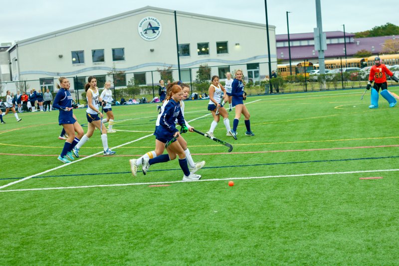 Seahawks freshman Emma Orlen winds up to send the ball into the center.