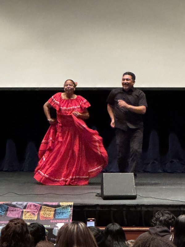 Yanira Sanchez and Mauricio Salinas perform a dance.