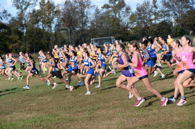 The girls head out onto the course.