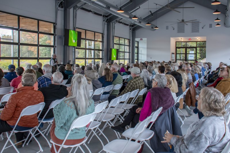 Sustainable gardening expert gives guest lecture at new pavilion