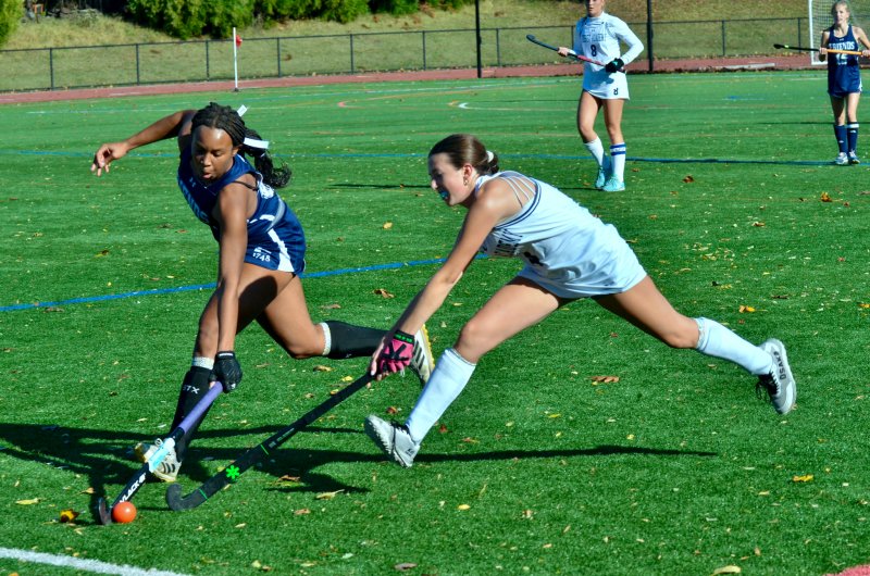 Seahawks freshman Mady Lehman tries to save the ball.