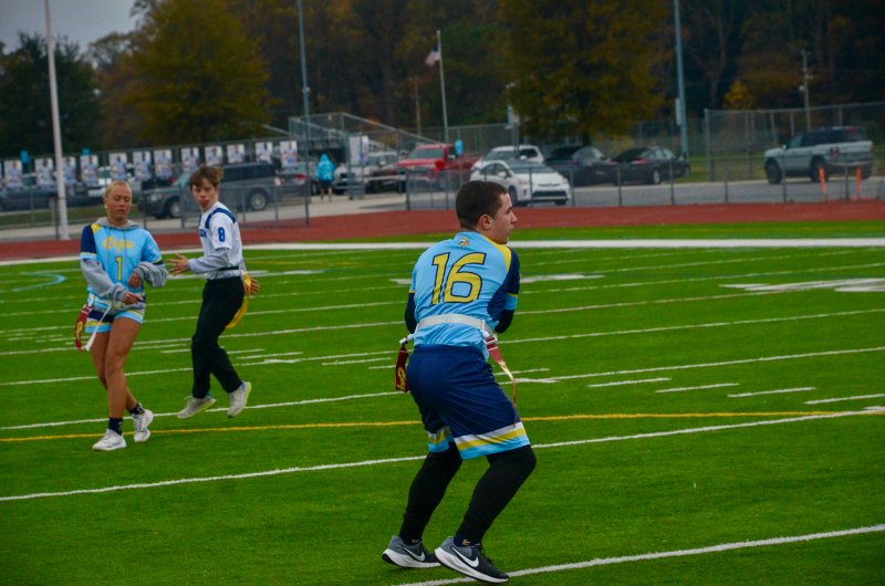 Cape sophomore Zack Valles catches a pass from senior Allaire Burton.