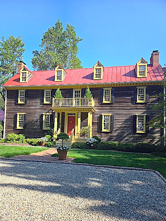 Holiday village and market continues during Dec. 6 house tour