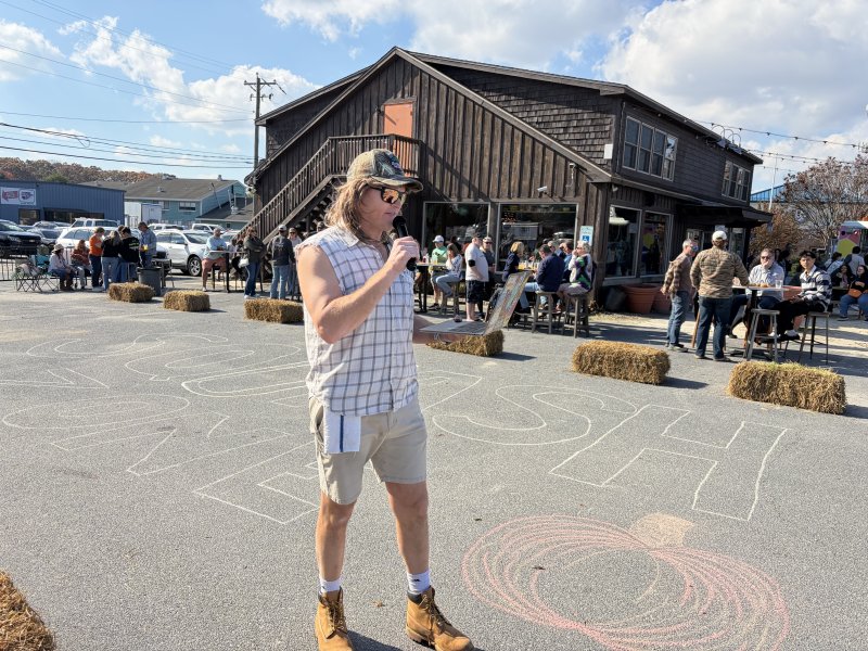 Emceeing the competition is Blake Imhof, Big Chill general manager.