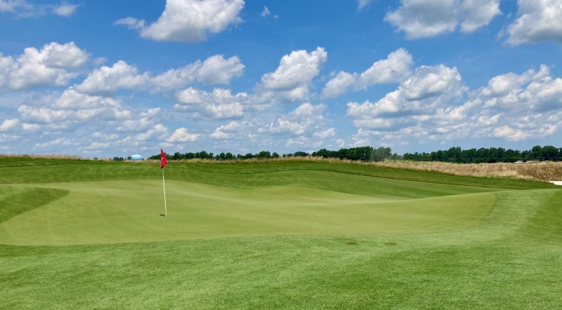 Experienced golfers say that the greens complexes at Plantation Lakes are the most challenging parts of the golf course. They have a point, based on the slopes shown here. FRITZ SCHRANCK PHOTO