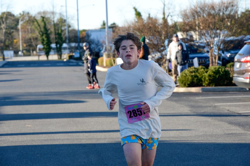 Nick Petito takes second overall in 17:46.