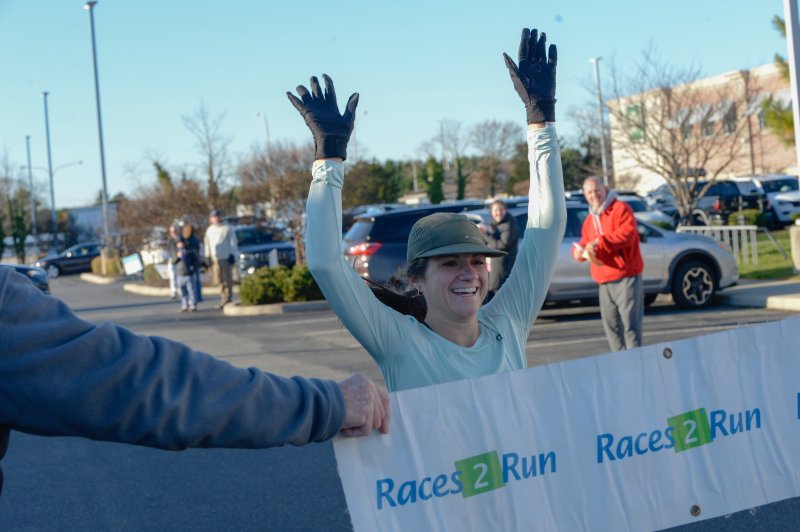 Joanna Fortier wins the women’s race in 19:17.