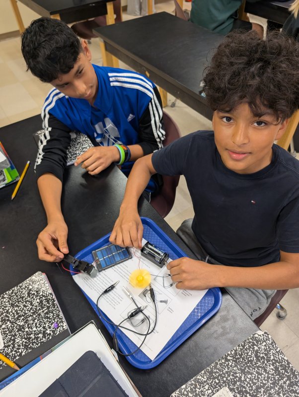 Mariner students engineer portable energy systems