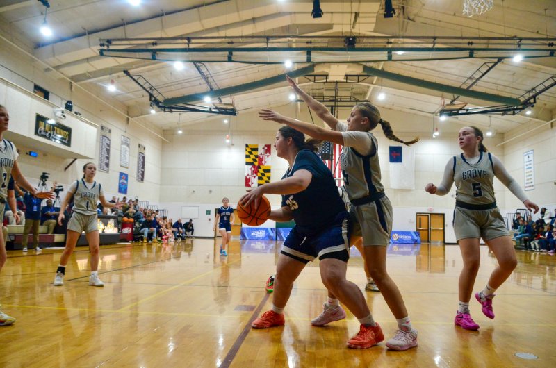 Seahawks senior Eva Boos kicks a pass out.