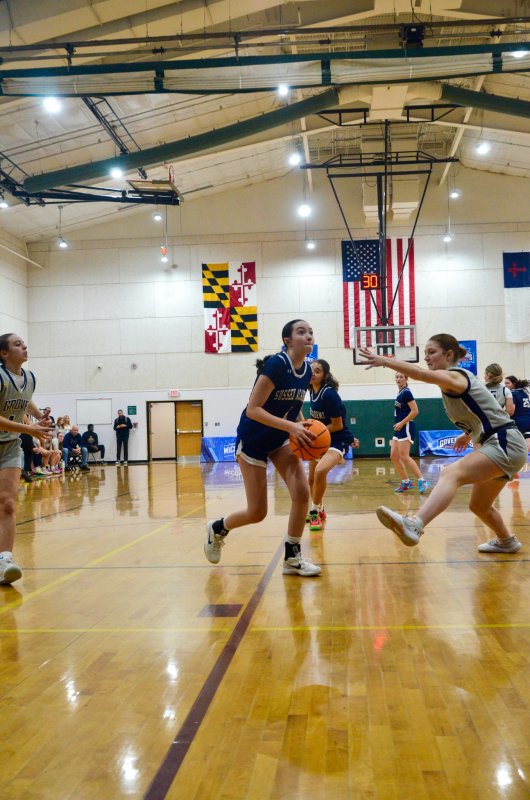 After Seahawks sophomore Jaelyn Mattingly forced a quick turnover on an inbound, she finishes the sequence with a bucket.