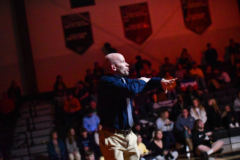 Coach Shane Jensen puts the whammy on the ref.