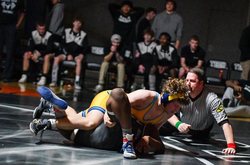 Robbie Payton gets the match-clinching pin.