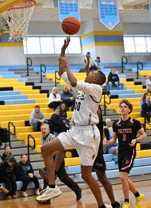 Cape senior Zane Richardson glides in for the Vikings’ first points of the game.