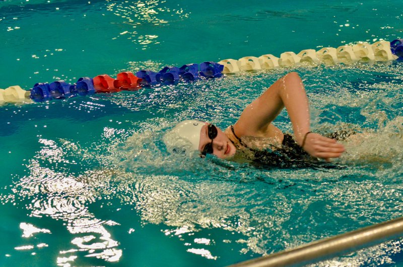 Seahawks junior Claudia Warren turns for some oxygen.