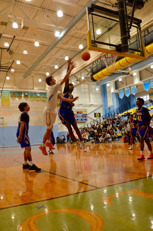 Vikings senior Braxton Figgs tallies two of his eight points. AARON R. MUSHRUSH PHOTO