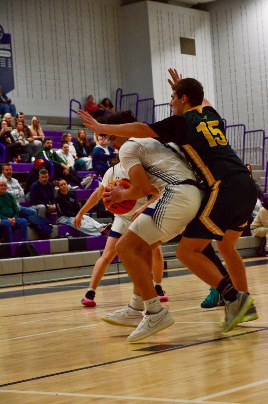 Seahawks sophomore Ben Tollett had to work through some physical play on the low block.