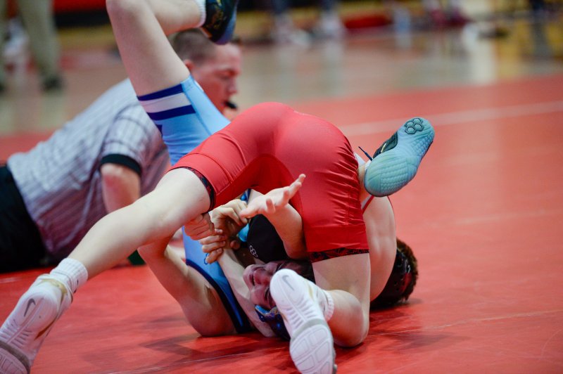 Smyrna’s Jaden Uhdr pins Nolan Wright.