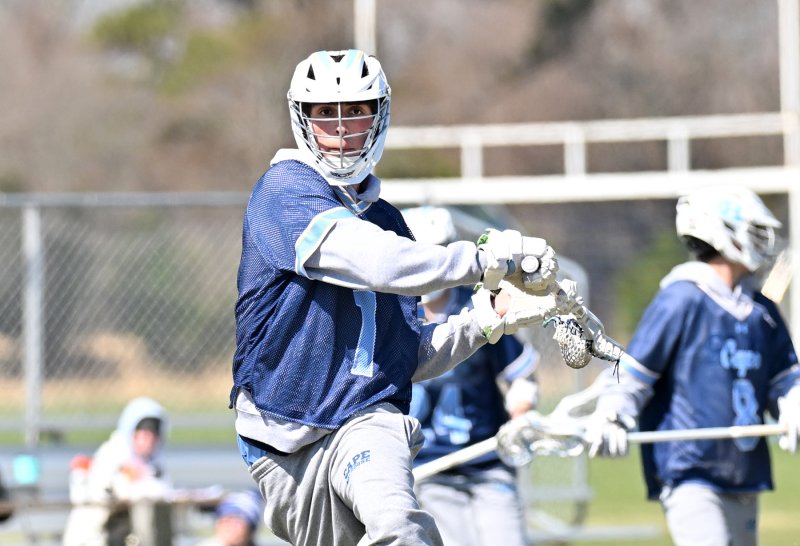 Cape senior David Adili-Khams looks to go to the Central goal.