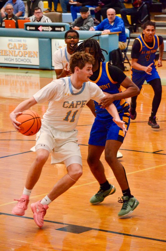 Vikings senior Braxton Figgs doesn’t back down from the physicality of the paint.