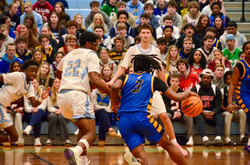 Cape junior Oz Batson is usually tasked with guarding the opponent’s best player and he answers the call with awesome athleticism, incredible intelligence and great poise.