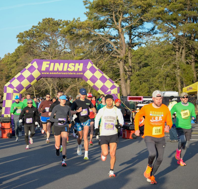 The start of the Shamrock Shuffle Half-Marathon and 5K. DAVE FREDERICK PHOTOS