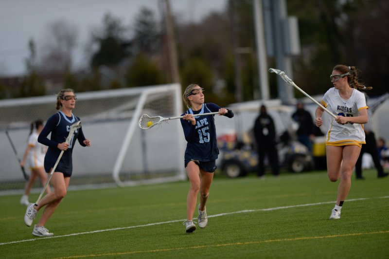 Mikaela Gordon is ready to pass.