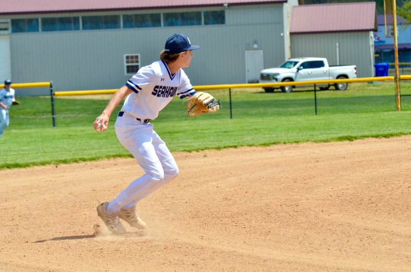 Seahawks junior Cole Bunting fires to first from shortstop.