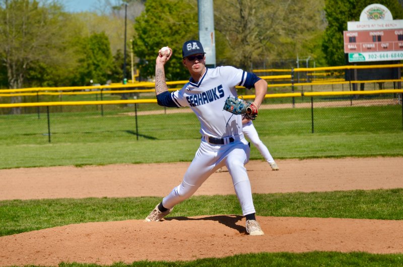Seahawks senior Laine Roberts fires in a strike.