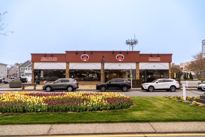 Fins Hospitality brings Claws Seafood House to Bethany Beach