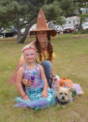 Mia Sales and Jennifer Sutton, of the Georgetown area, are dressed up for the parade. RON MACARTHUR PHOTO